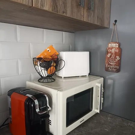 Queen's Blue Wave Apartment *