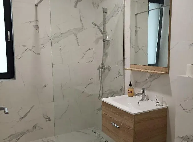 Queen's Blue Wave Apartament *